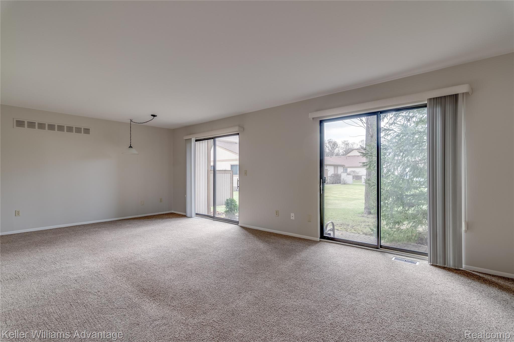 23159 Farmington Road Farmington, MI 48336 - Photo 5 of 24 23159 Farmington-1-21.jpg