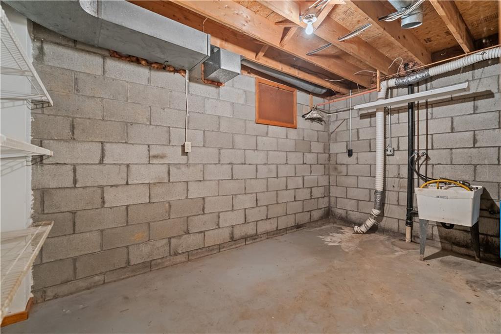 10 Munce Ridge Road Washington, PA 15301 - Photo 29 of 36 Because the former laundry room has plenty of storage!!