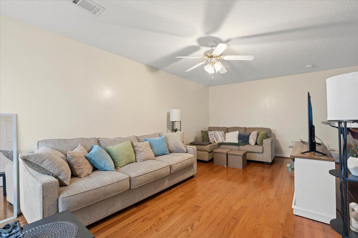 907 Hopkins Street Augusta, GA 30901 - Photo 5 of 26 05-Living Room