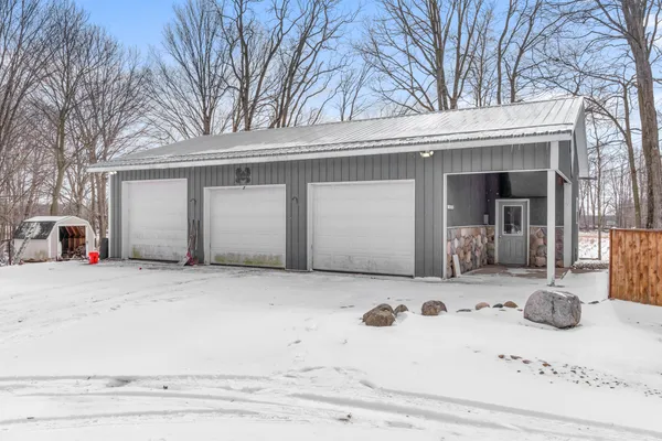 $309,900 | 8100 22 1/2 Mile Road, Homer, MI 49245