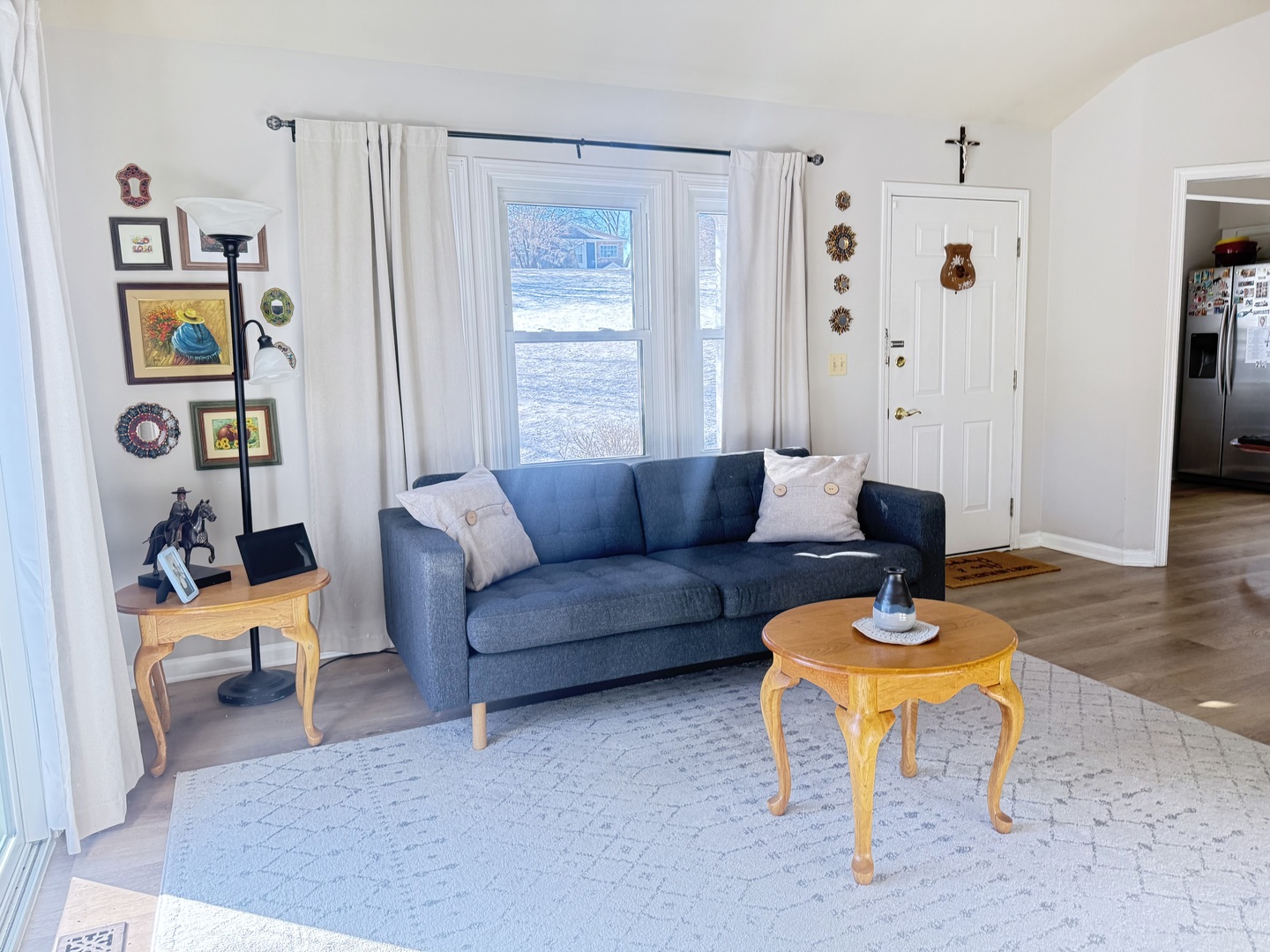 256 Haber Court Cary, IL 60013 - Photo 3 of 18 a living room with furniture and a window
