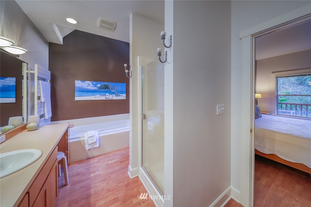 5479 Northeast Foster Road Bainbridge Island, WA 98110 - Photo 11 of 33 Gallery Image 11