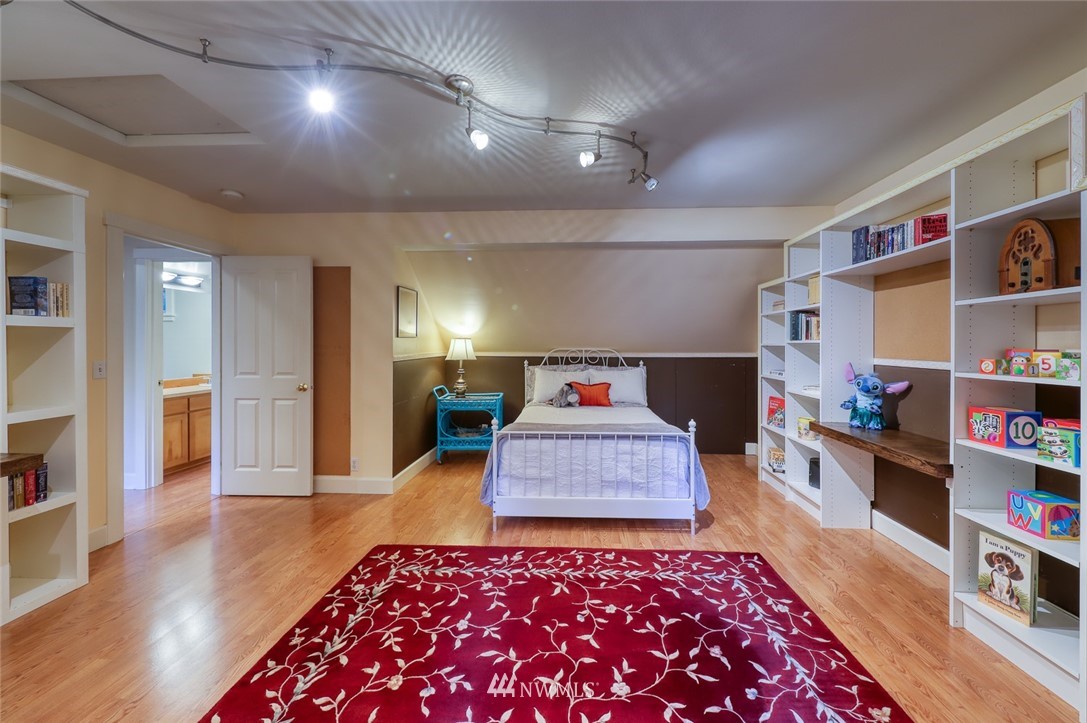 5479 Northeast Foster Road Bainbridge Island, WA 98110 - Photo 13 of 33 Gallery Image 13