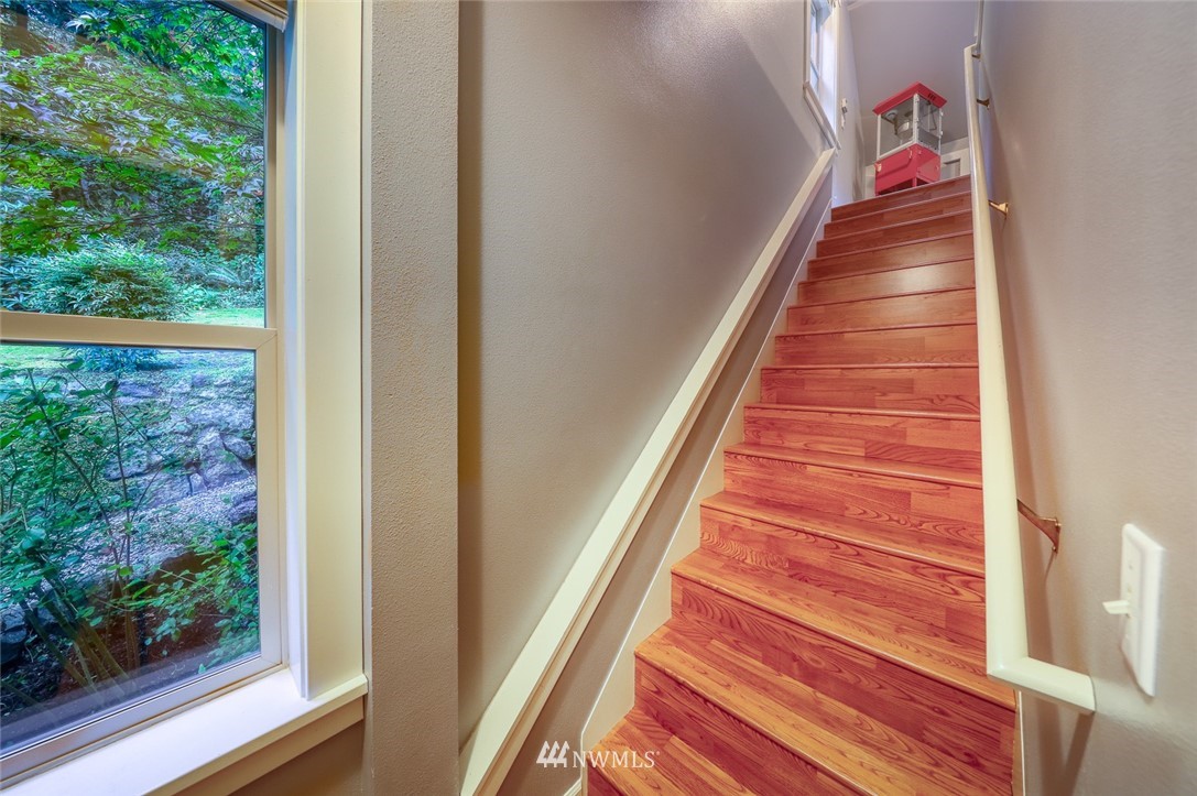 5479 Northeast Foster Road Bainbridge Island, WA 98110 - Photo 17 of 33 Gallery Image 17
