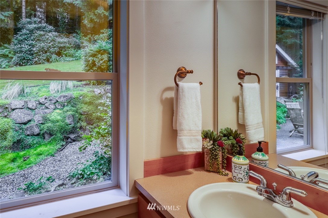 5479 Northeast Foster Road Bainbridge Island, WA 98110 - Photo 19 of 33 Gallery Image 19