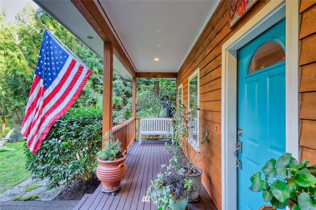 5479 Northeast Foster Road Bainbridge Island, WA 98110 - Photo 3 of 33 Gallery Image 3