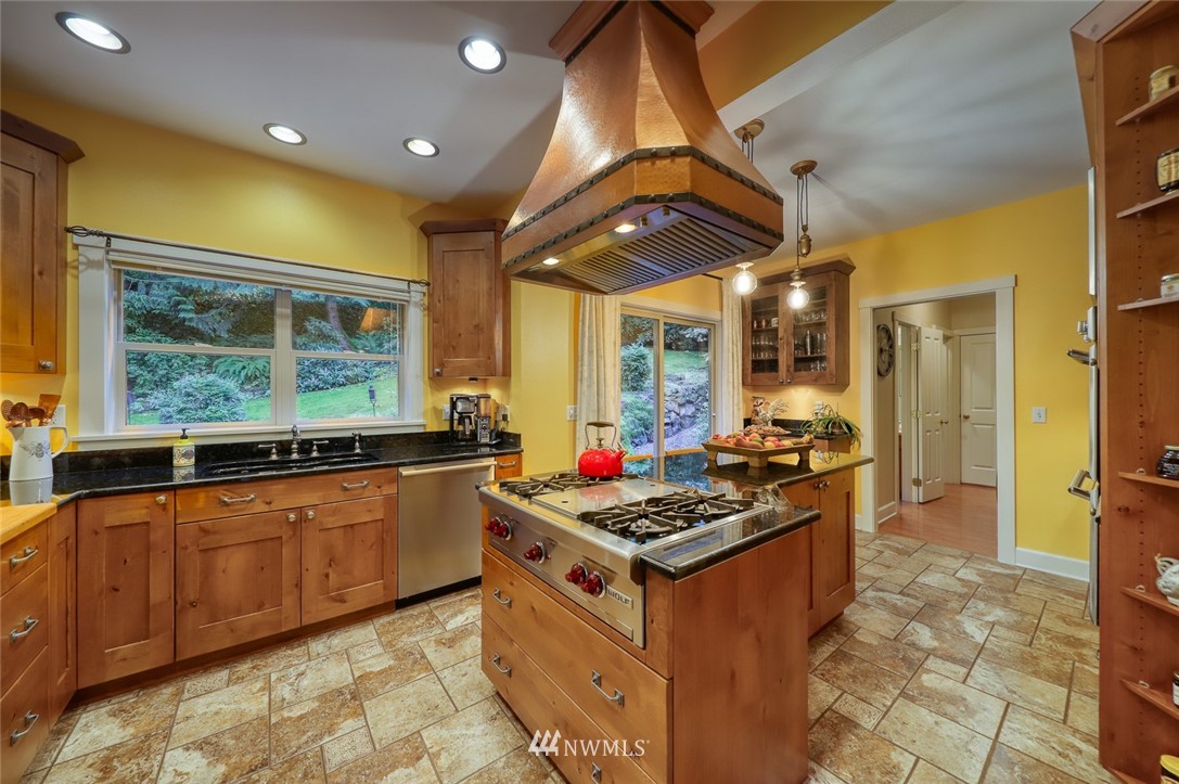 5479 Northeast Foster Road Bainbridge Island, WA 98110 - Photo 7 of 33 Gallery Image 7
