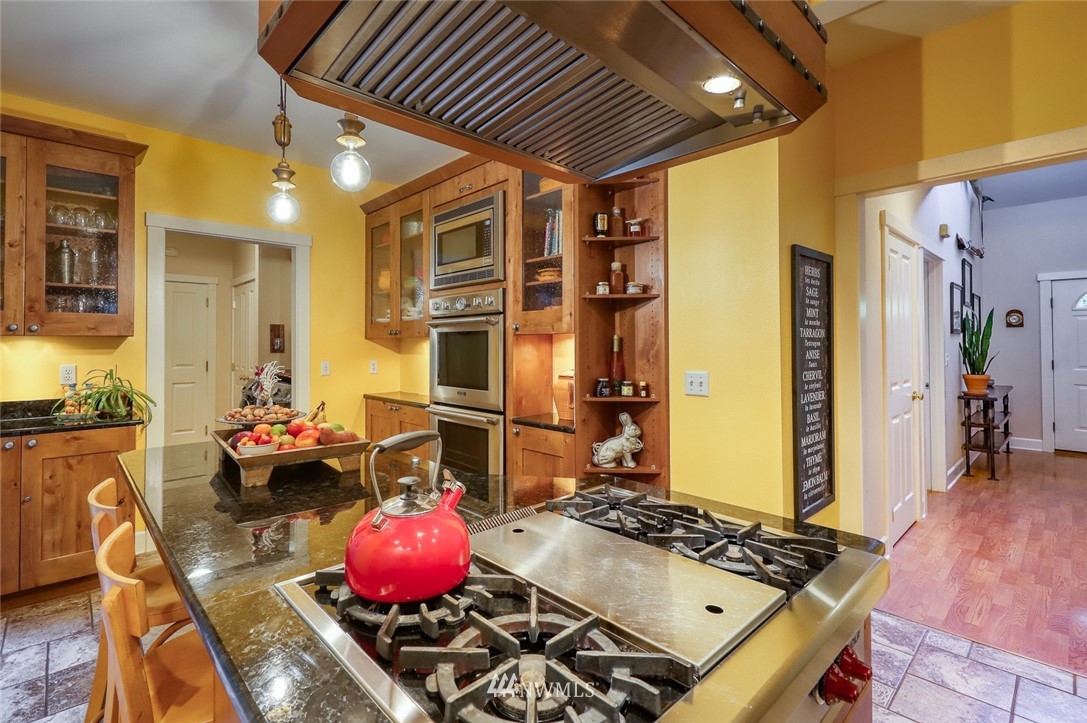 5479 Northeast Foster Road Bainbridge Island, WA 98110 - Photo 8 of 33 Gallery Image 8