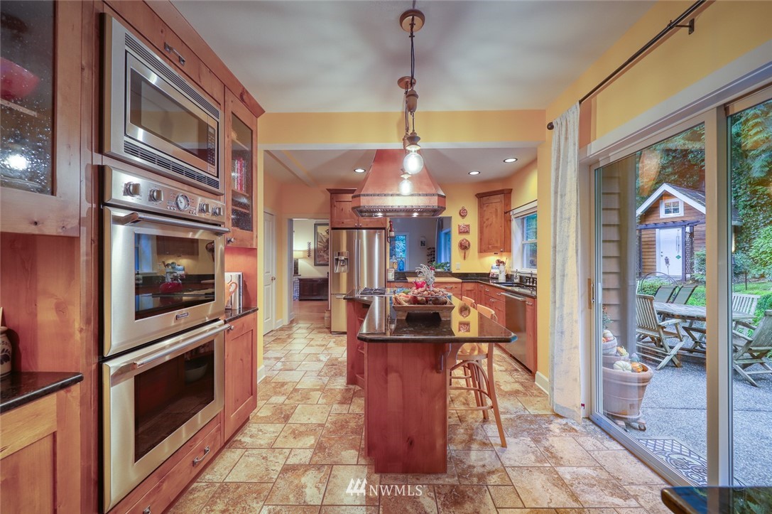 5479 Northeast Foster Road Bainbridge Island, WA 98110 - Photo 9 of 33 Gallery Image 9