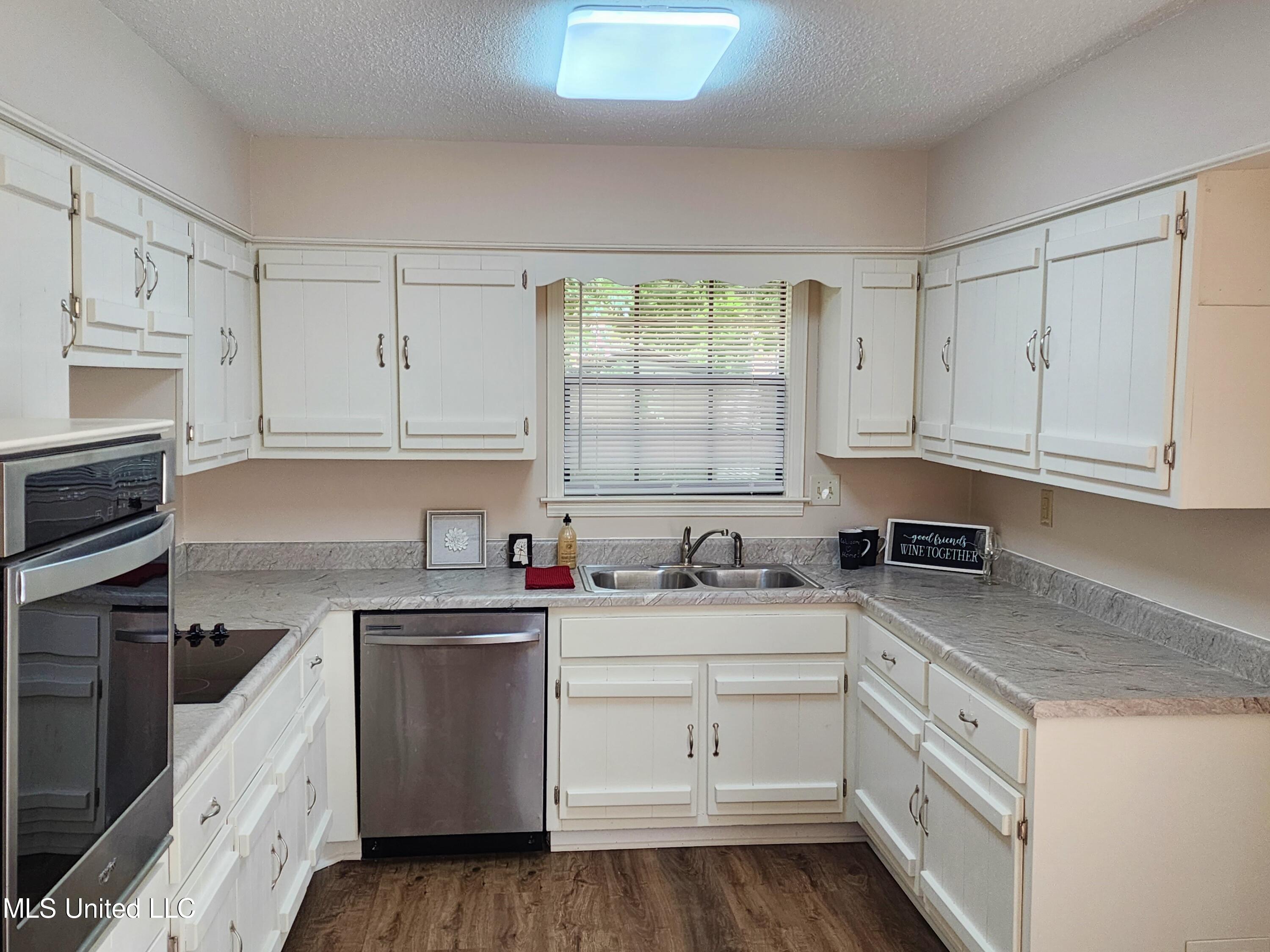 771 Old Forge Road Southaven, MS 38671 - Photo 3 of 19 Kithen 1