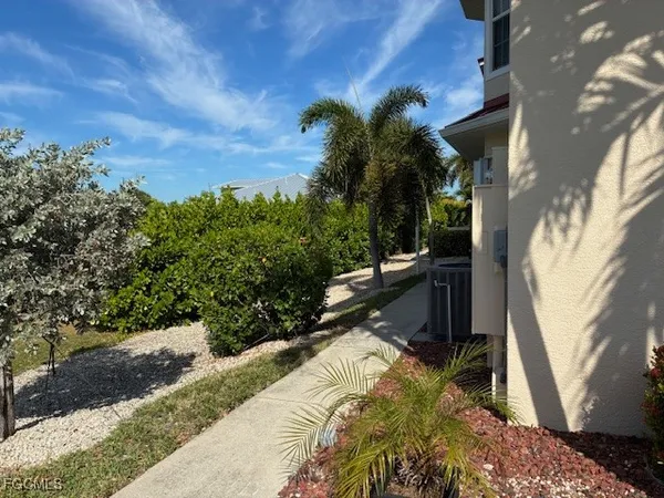 a view of an outdoor space and a yard