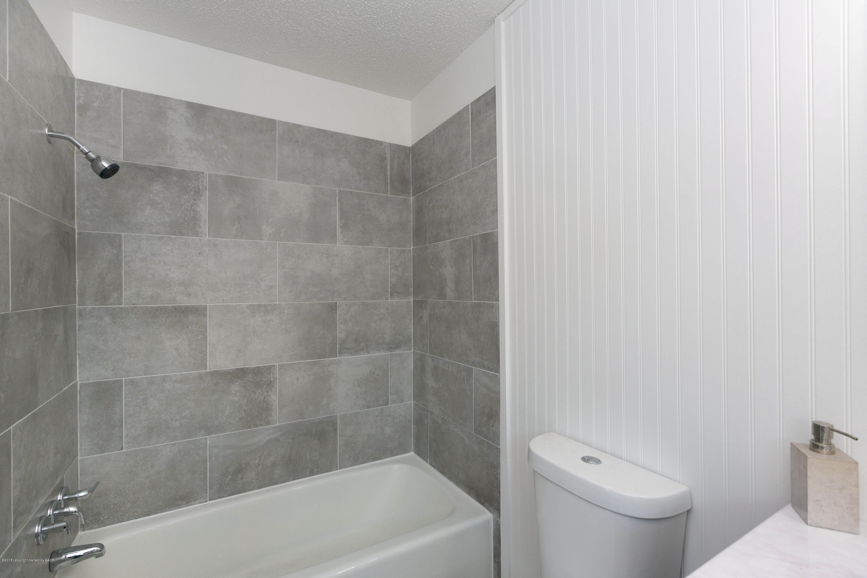 4906 Randolph Road Amarillo, TX 79106 - Photo 11 of 21 2nd Master Bath