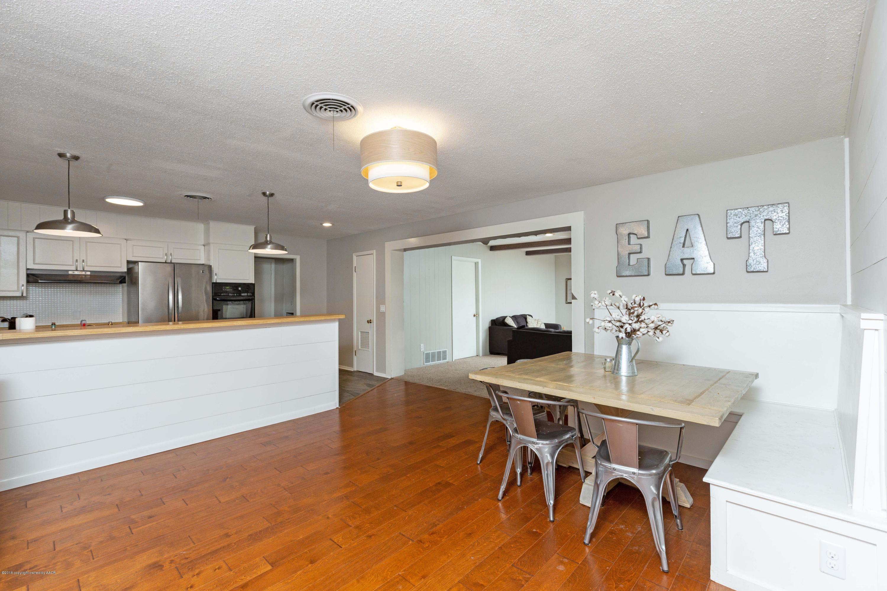 4906 Randolph Road Amarillo, TX 79106 - Photo 8 of 21 Breakfast Nook/ Kitchen/ Den
