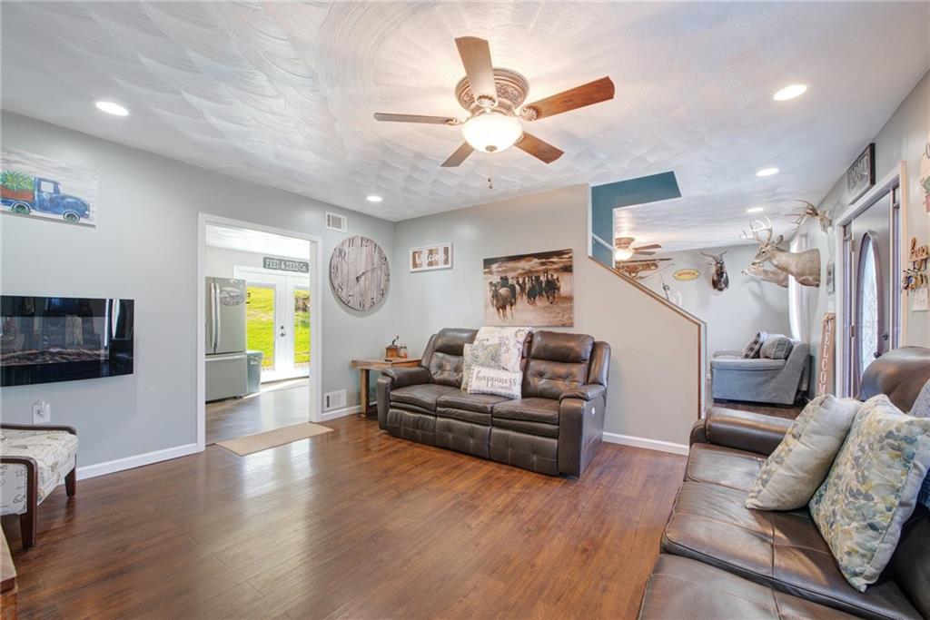 328 Fishpot Road Fredericktown, PA 15333 - Photo 10 of 31 Gallery Image 10