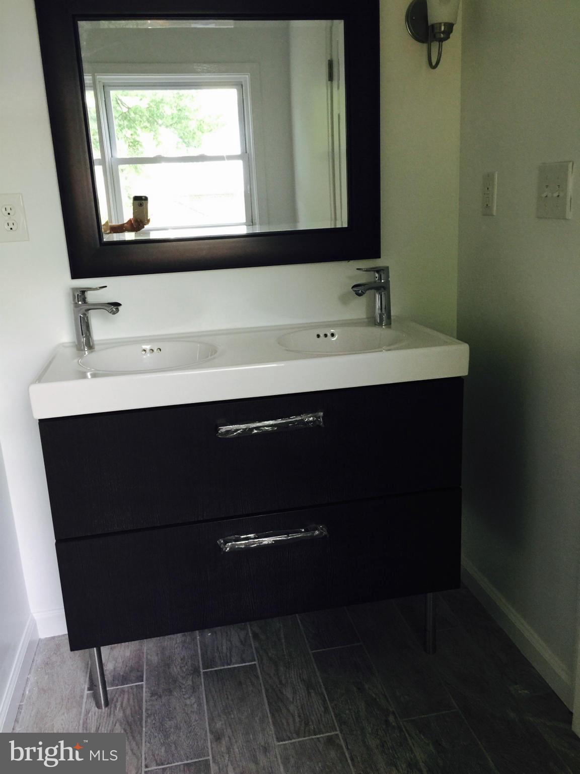 1502 Gleason Street Silver Spring, MD 20902 - Photo 3 of 30 Bath (Master)