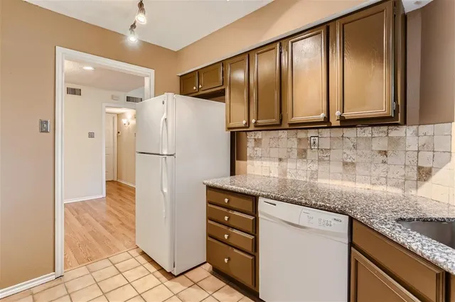 $167,500 | 16301 Ledgemont Lane, Unit 257, Addison, TX 75001