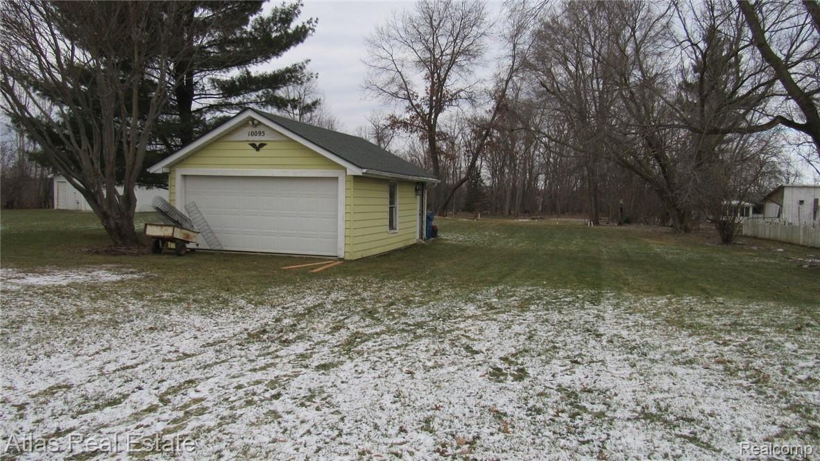 10095 Hegel Road Goodrich, MI 48438 - Photo 5 of 29 IMG_0689.JPG