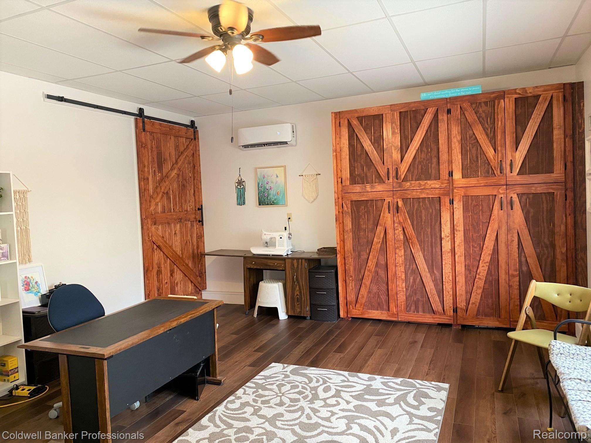 12621 Ithaca Road St. Charles, MI 48655 - Photo 10 of 39 11 12621 Family Room.jpg