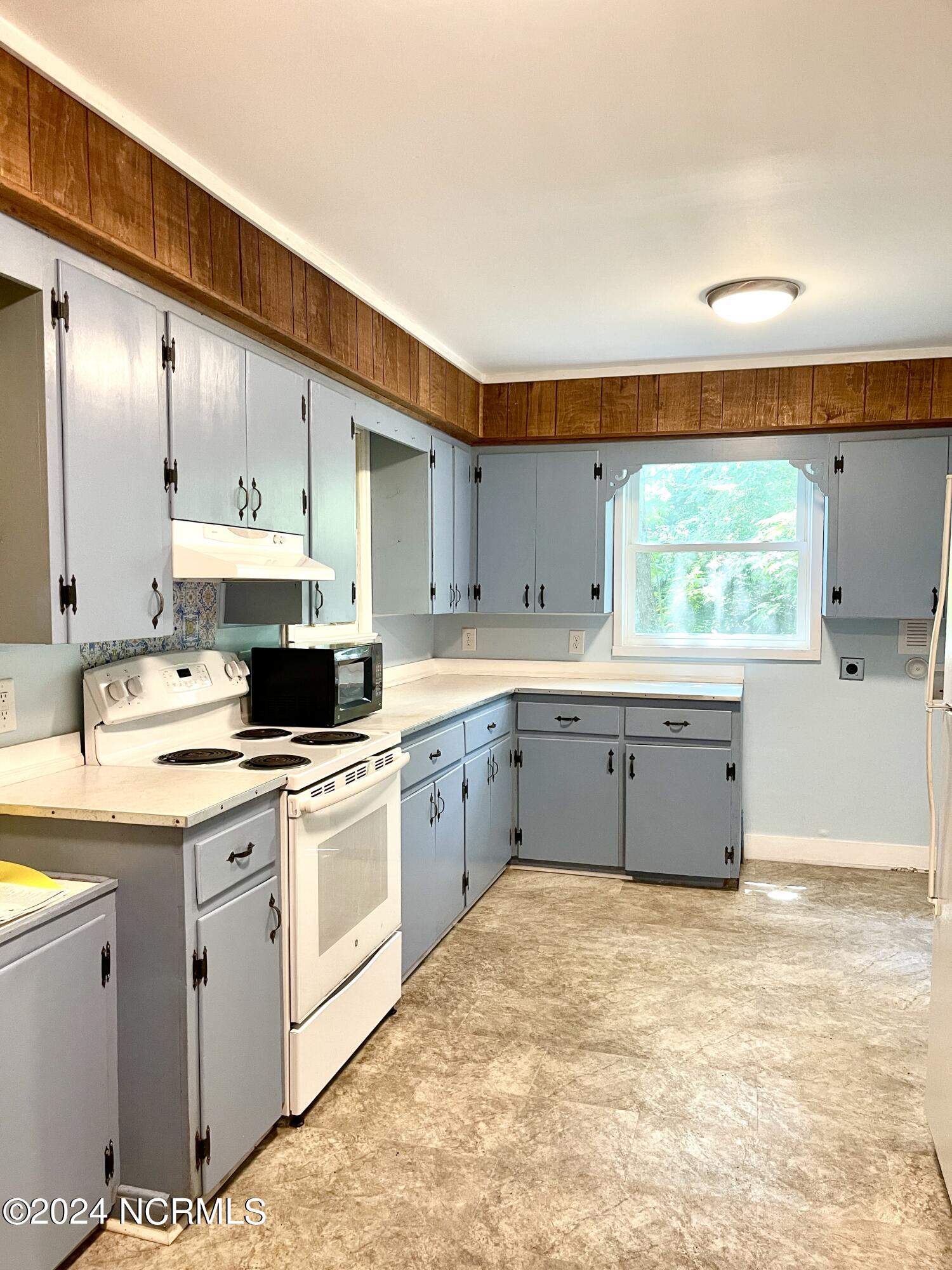 2212 Klein Road Wilmington, NC 28405 - Photo 4 of 14 IMG_9409