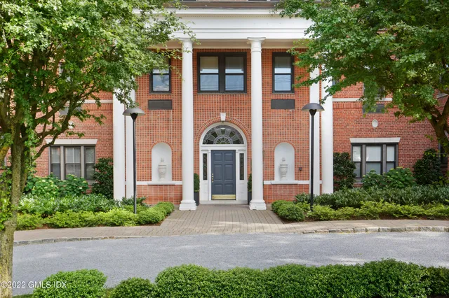 $3,950 | 40 West Elm Street, Unit 5C, Greenwich, CT 06830