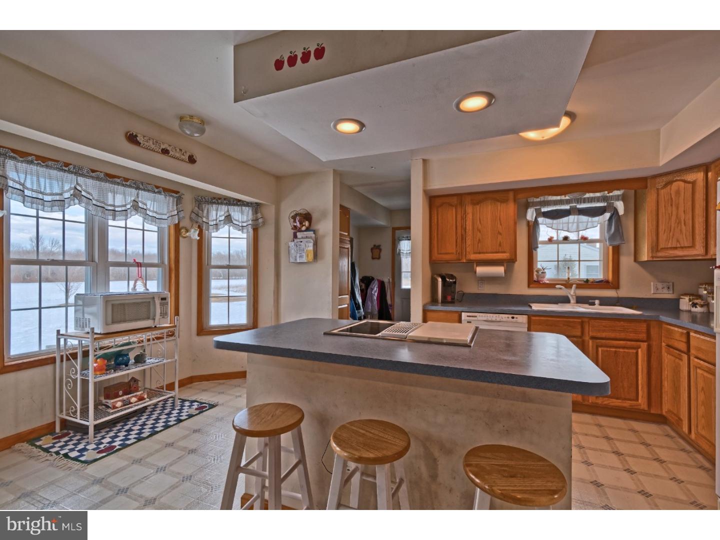 757 West Quillytown Road Carneys Point, NJ 08069 - Photo 9 of 25 Kitchen