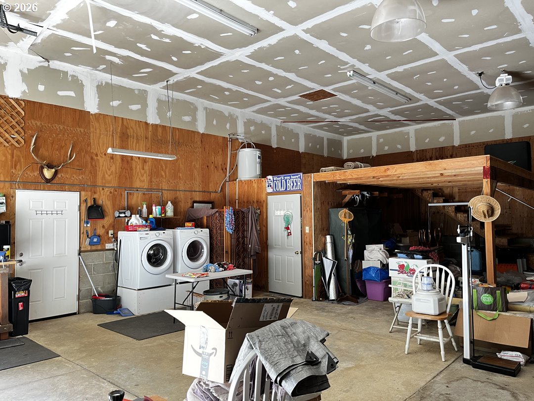 83235 Clear Lake Road Florence, OR 97439 - Photo 38 of 41