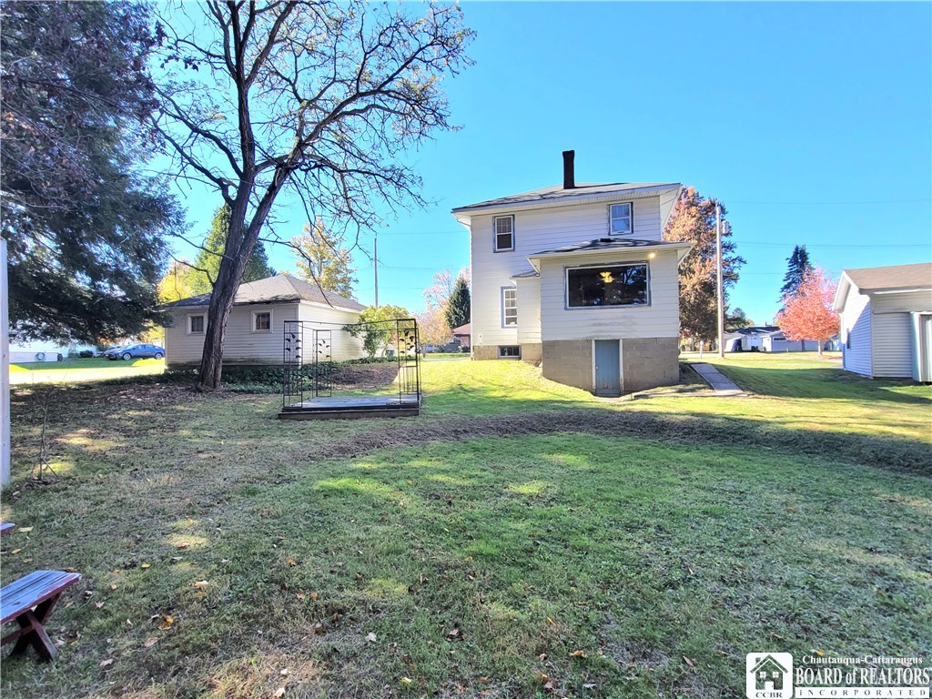 151 Avalon Boulevard Ellicott, NY 14701 - Photo 3 of 45