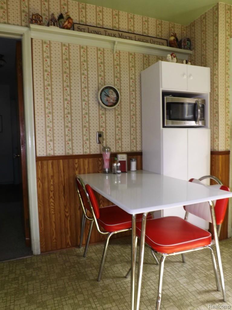 19468 Beech Daly Redford, MI 48240 - Photo 10 of 11 DSCF1754.jpg