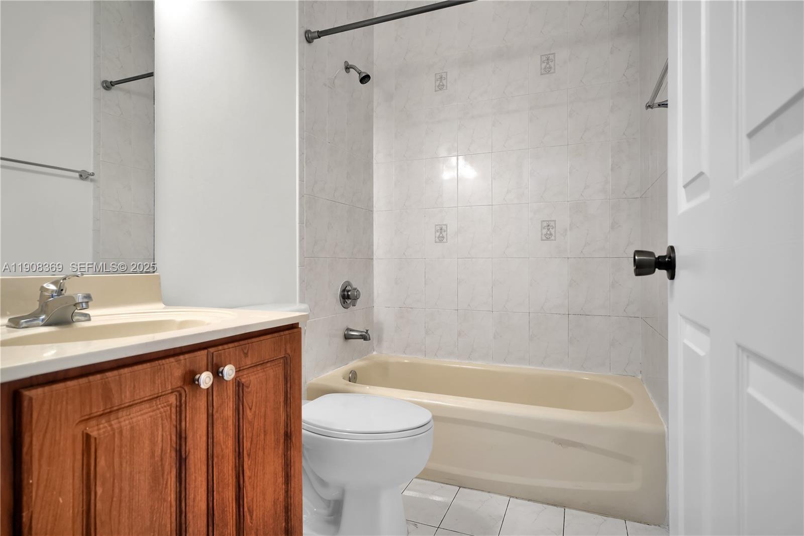 3086 Southwest 153rd Path Miami, FL 33185 - Photo 14 of 18 Gallery Image 14