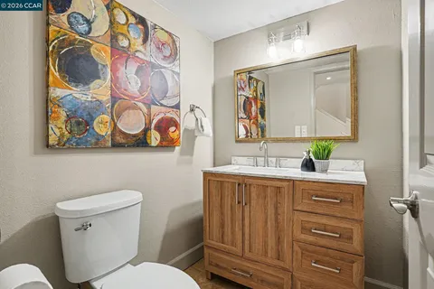 $1,149,000 | 210 Carob Lane, Alameda, CA 94502