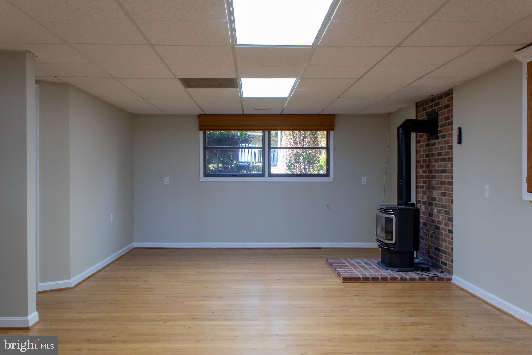 144 Windcliff Road Prince Frederick, MD 20678 - Photo 23 of 47 Rec Room Propane Insert