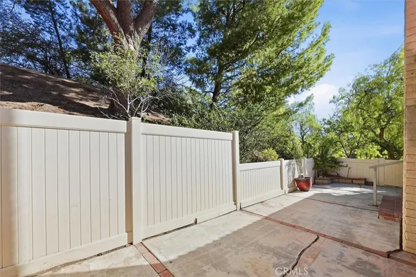 $520,000 | 26389 Rainbow Glen Drive, Newhall, CA 91321