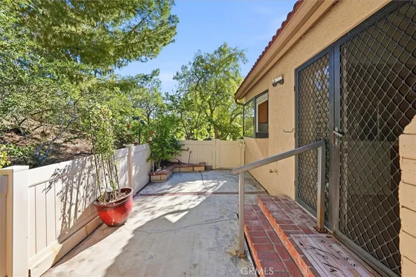 $520,000 | 26389 Rainbow Glen Drive, Newhall, CA 91321