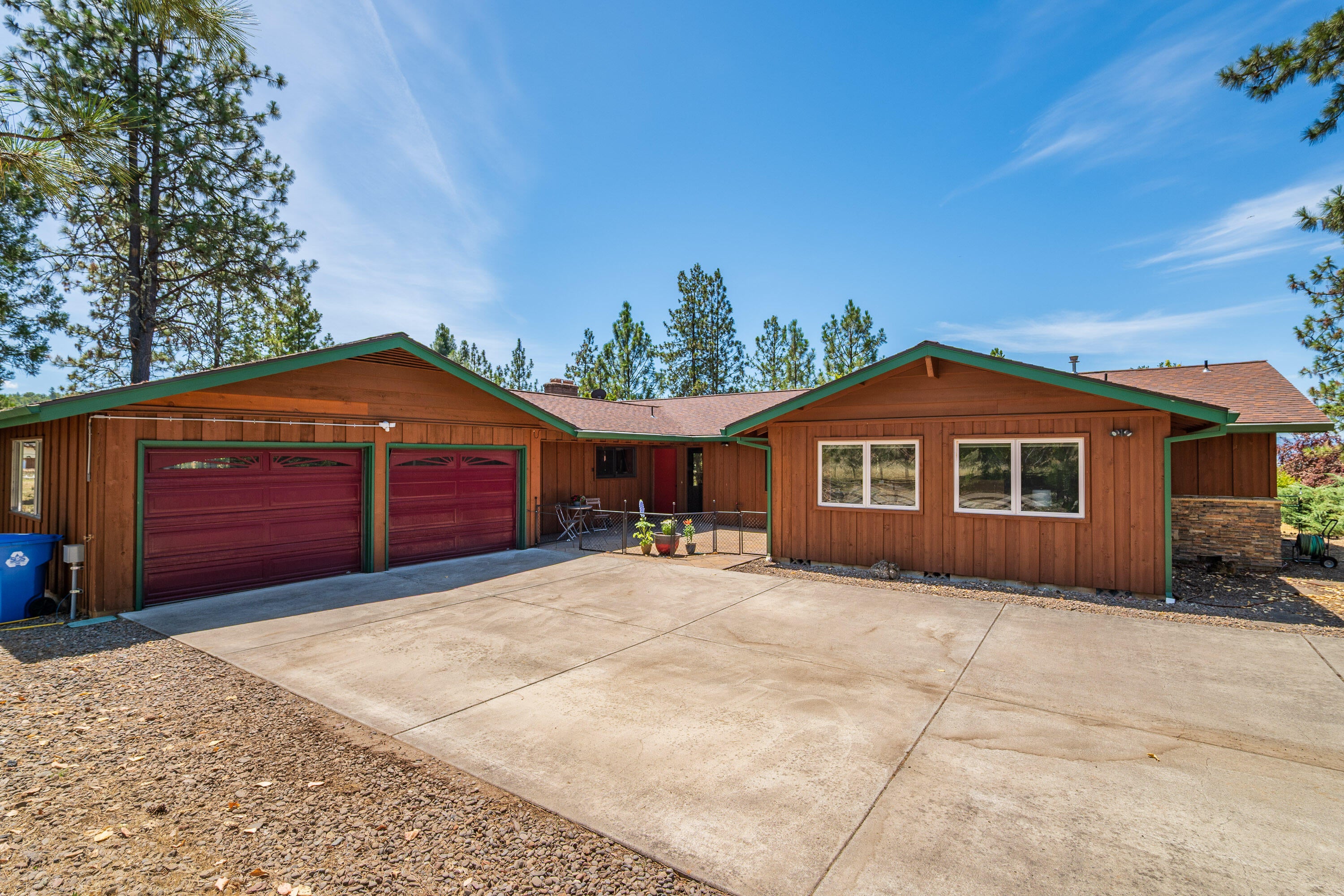 1159 Stevens Road Eagle Point, OR 97524 - Photo 3 of 59 1159StevensRd-003