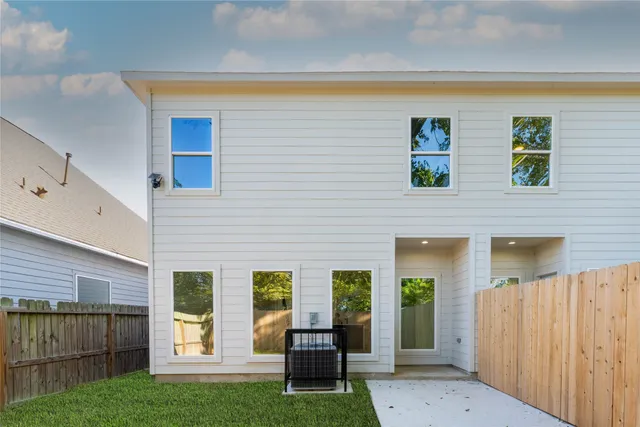 $2,400 | 8218 Lawler Street, Unit A, Houston, TX 77051