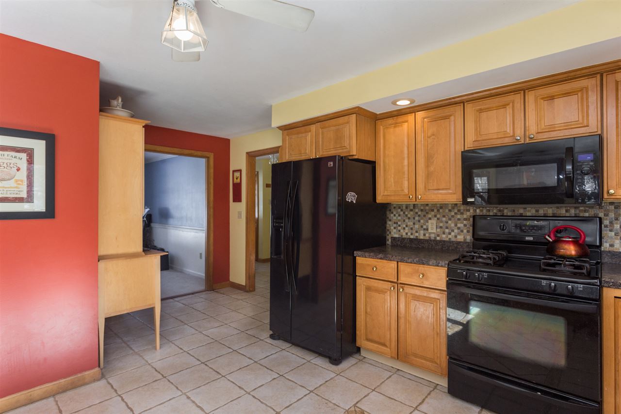 114 Adams Road Candia, NH 03034 - Photo 7 of 38