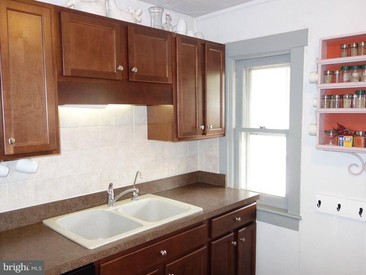 1760 Eden Road Lancaster, PA 17601 - Photo 4 of 37
