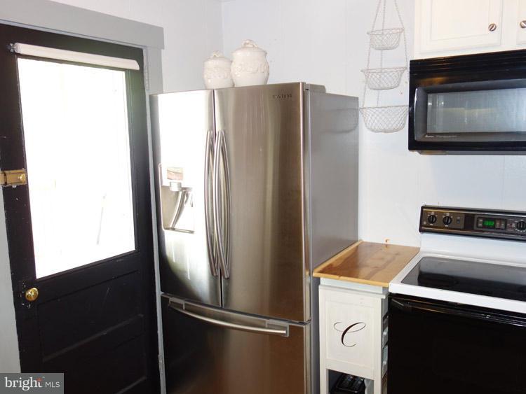 1760 Eden Road Lancaster, PA 17601 - Photo 5 of 37
