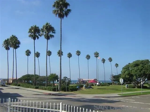 $5,000 | 8153 Camino Del Oro, La Jolla, CA 92037