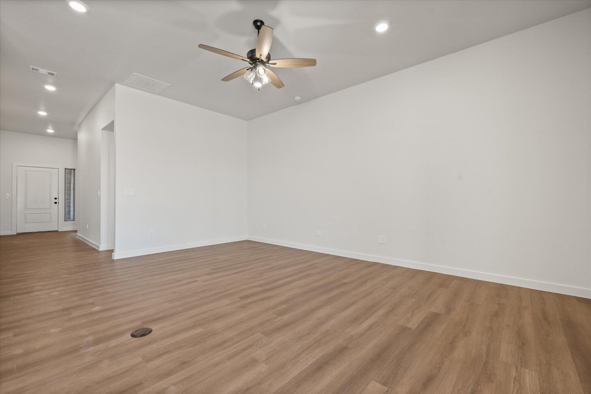 6930 53rd Street Lubbock, TX 79407 - Photo 7 of 24 07-6930 53rd_3654