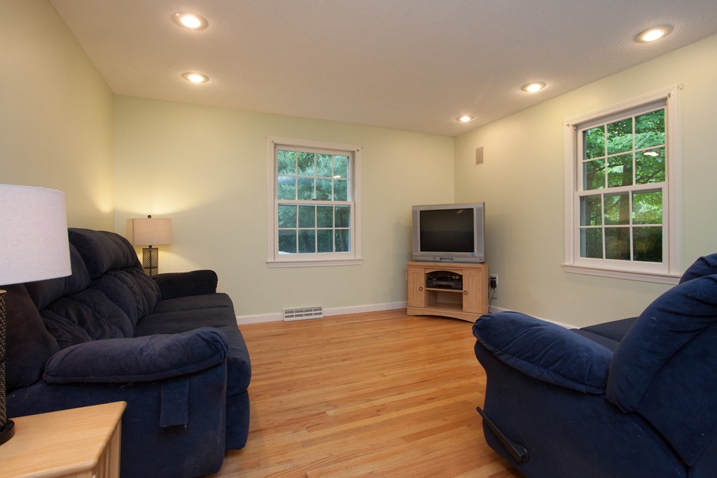 41 Northfield Road Longmeadow, MA 01106 - Photo 11 of 30 Gallery Image 11