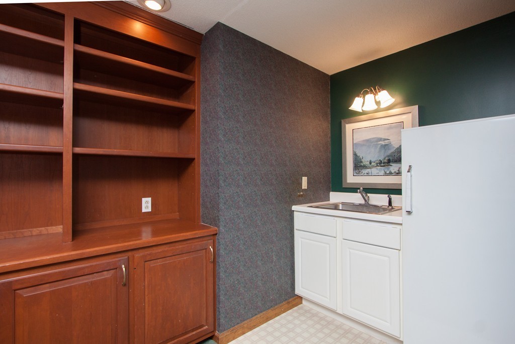 41 Northfield Road Longmeadow, MA 01106 - Photo 18 of 30 Gallery Image 18
