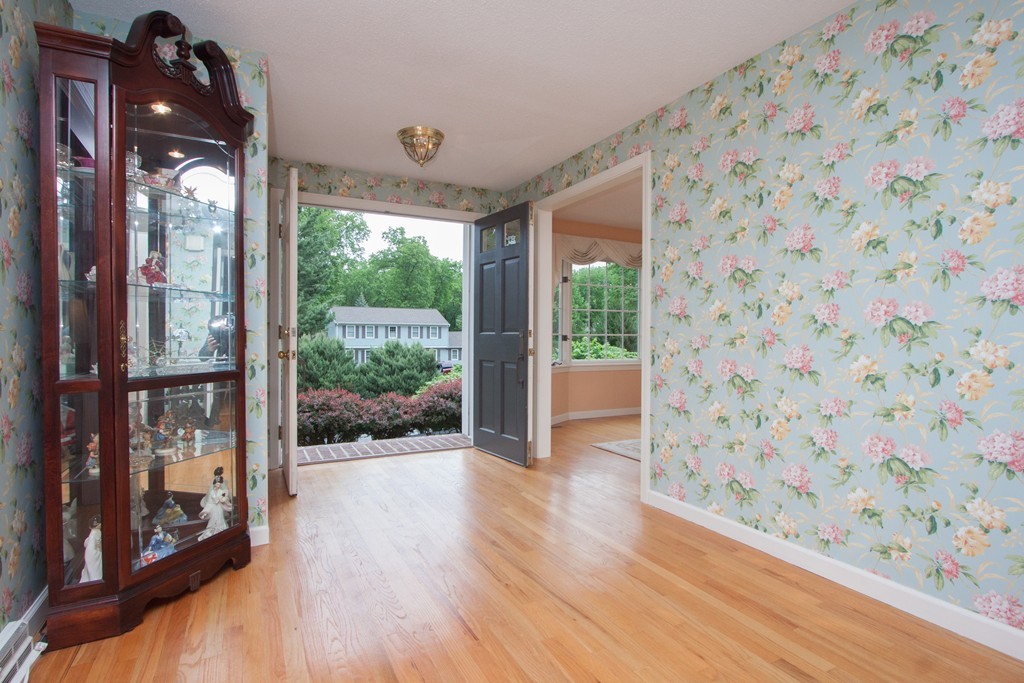 41 Northfield Road Longmeadow, MA 01106 - Photo 2 of 30 Gallery Image 2
