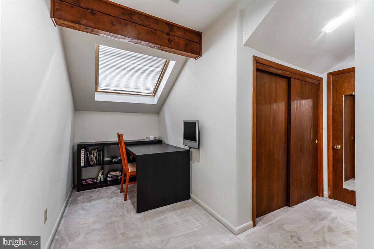 3 Berkshire Terrace Wayne, PA 19087 - Photo 28 of 46 Sitting area off of primary