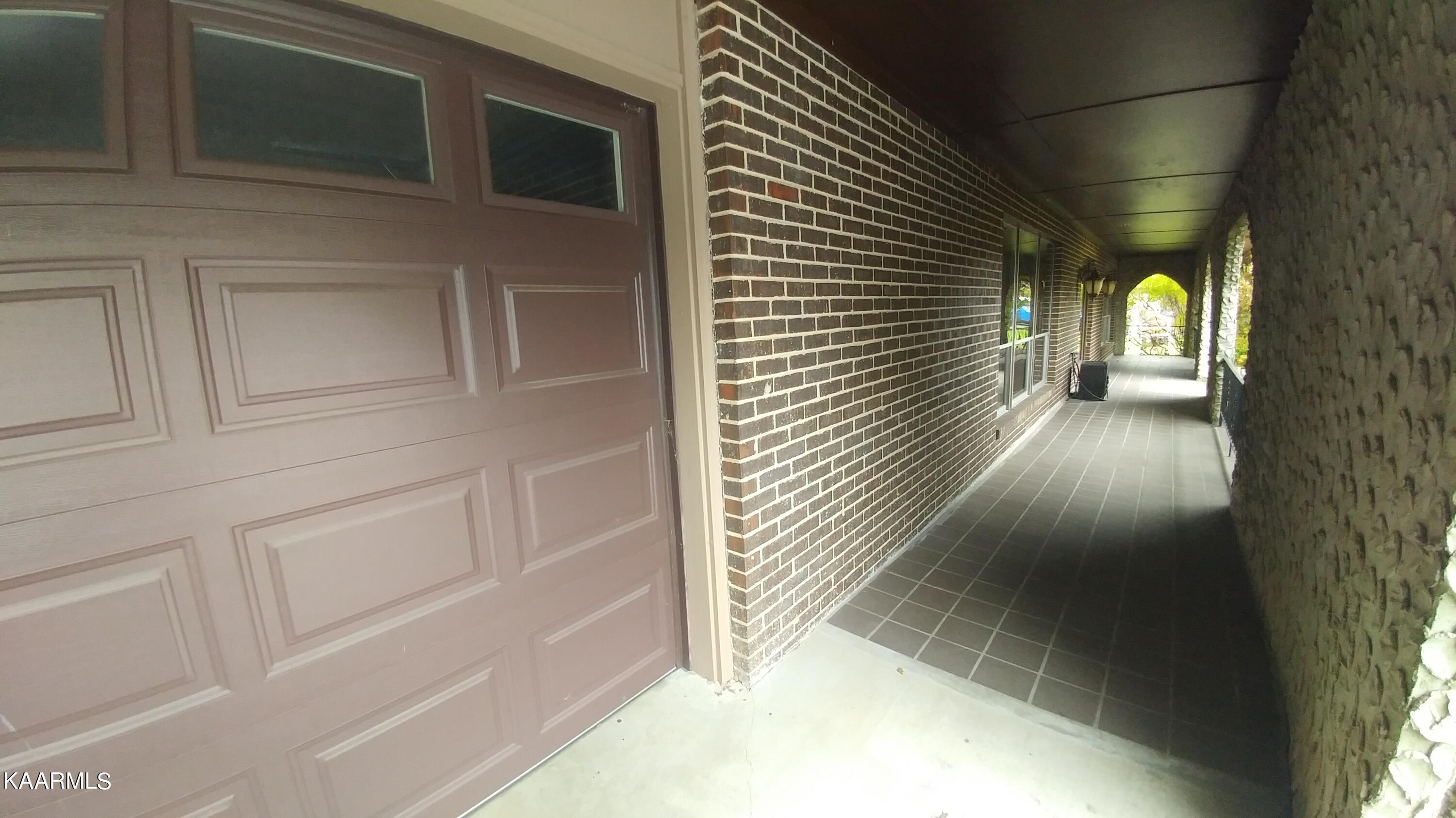 111 Greenbriar Lane Oak Ridge, TN 37830 - Photo 2 of 29 1030210947_HDR