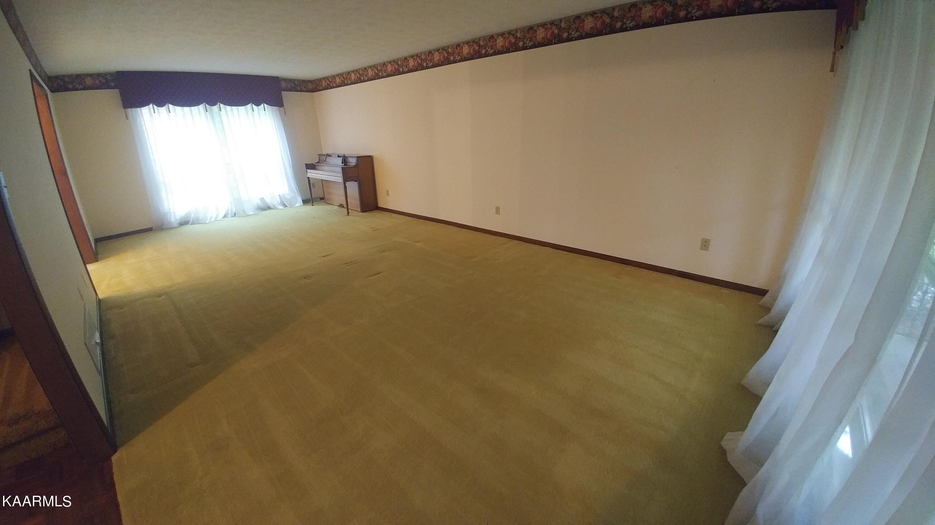 111 Greenbriar Lane Oak Ridge, TN 37830 - Photo 6 of 29 1030210927_HDR