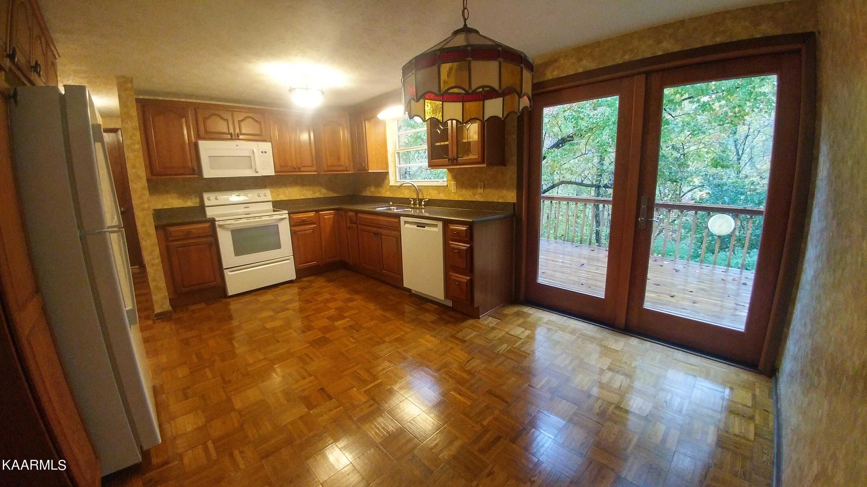 111 Greenbriar Lane Oak Ridge, TN 37830 - Photo 7 of 29 1030210931b_HDR