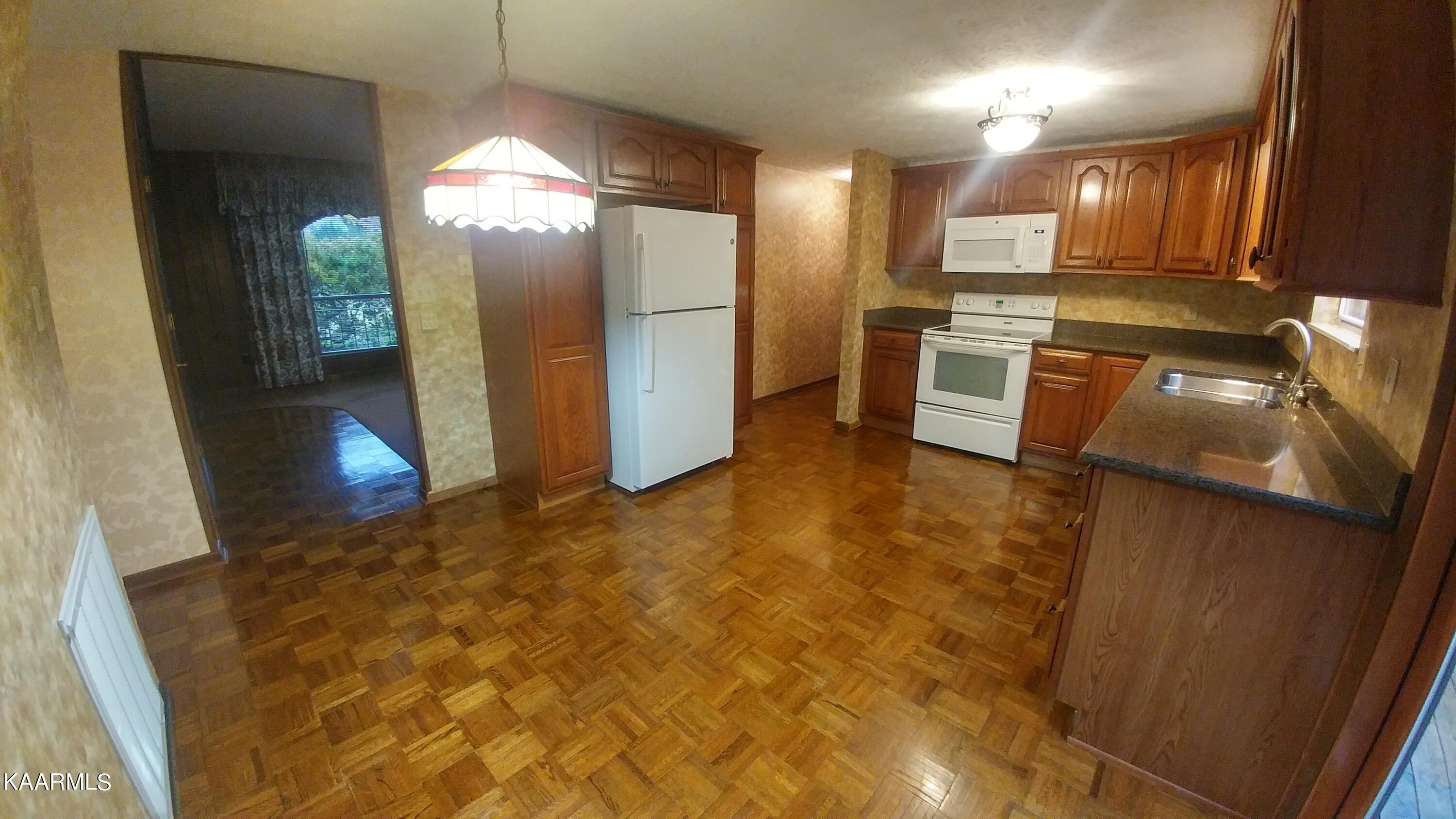 111 Greenbriar Lane Oak Ridge, TN 37830 - Photo 10 of 29 1030210930_HDR