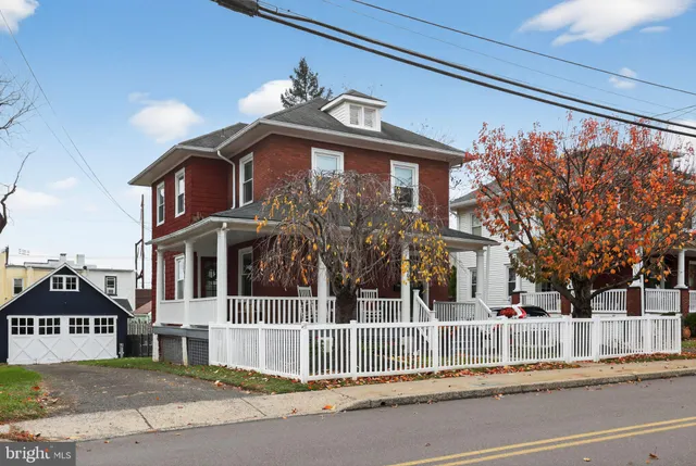a view of a large building