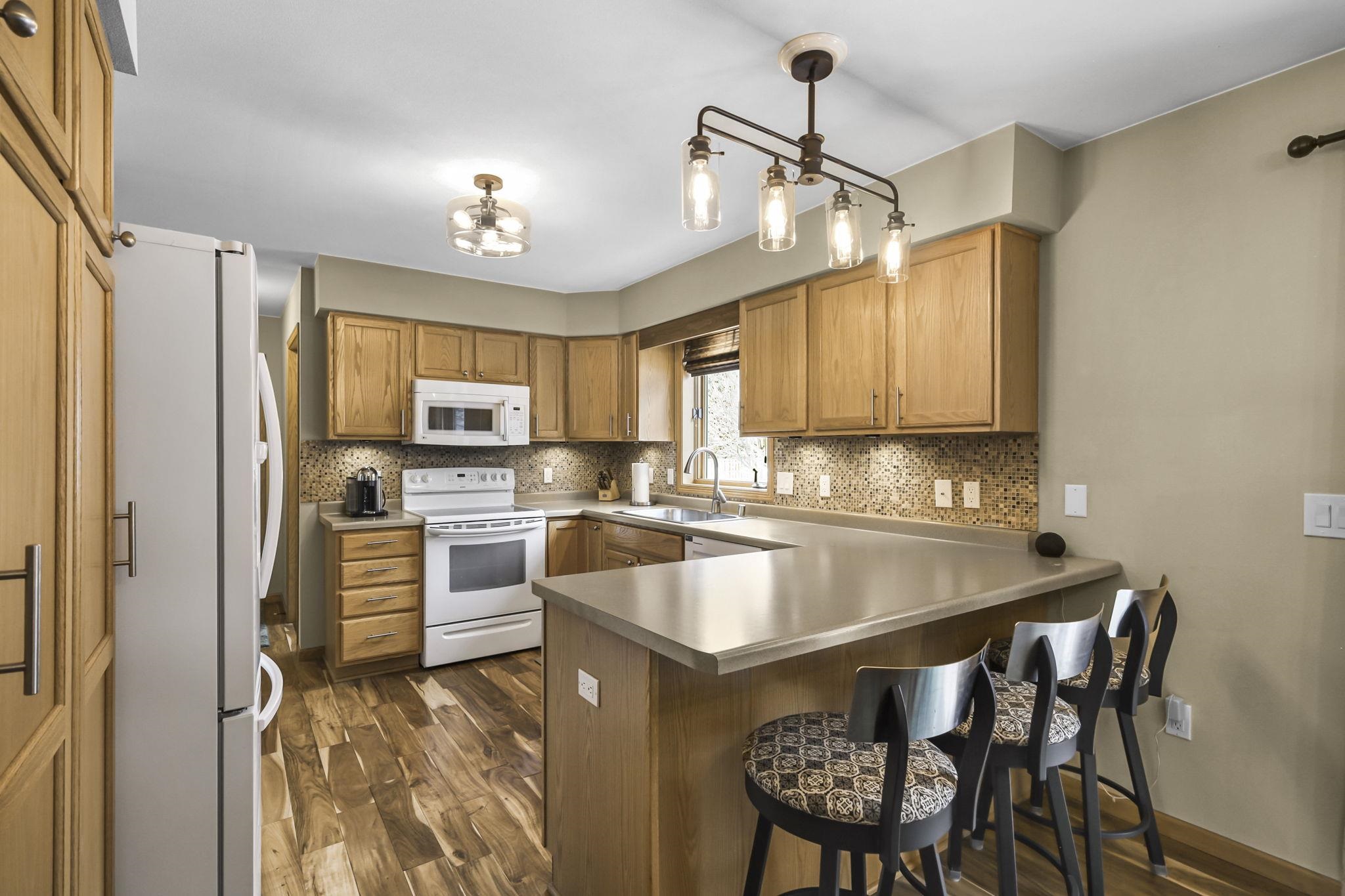 550 North Heatherstone Drive Sun Prairie, WI 53590 - Photo 11 of 46